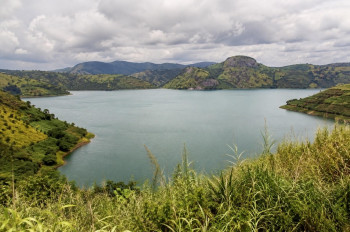 Lake Nyos. Jezero, které za jedinou noc zabilo vesnice