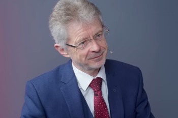 Šik cupuje Vystrčila. Na Tchaj-wanu dělá politické divadlo