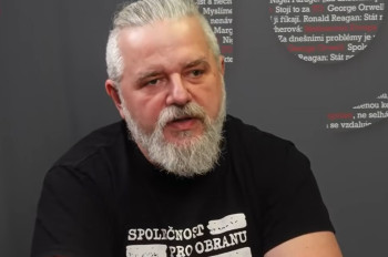 „Nezávislá žurnalistika?“ Vávra ukazuje na peníze miliardářů