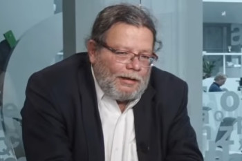 Kdo vydělává na válce? Rajchl ukázal na Vondru i zbrojaře
