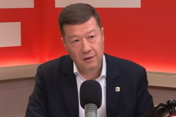 Policie řeší podvody s dávkami. Okamura žádá jejich zrušení