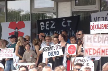 Stávkujte, ale čísla nelžou, vzkázal Paukner stávkující ČT