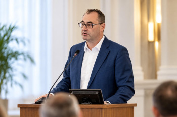 Praha drží 205 miliard, sportoviště jí dál chybějí