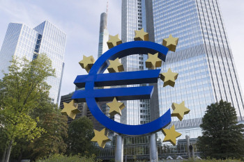 Digitální euro postupuje dál. Spor o budoucnost peněz ale nekončí