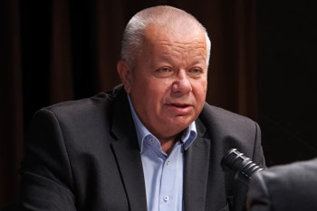 Izolace uprostřed Prahy? Mašek připomněl miliardy v Těchoníně
