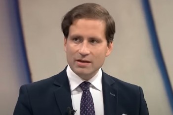 Slabý dolar je záměr. Trump podle Kovandy rozehrál velkou hru