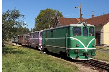 Vlaky na úzkokolejce z Obrataně do J.Hradce v turistickém provozu