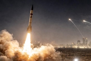 Írán nasadil hypersonickou střelu Hajj Qassem proti Izraeli