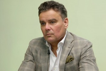 Vzpoura gumáků? Holec volá po tvrdém zásahu vlády