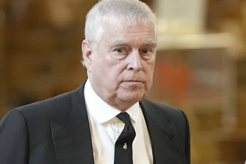 Britský princ Andrew byl po zatčení a dlouhém výslechu propuštěn