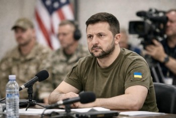 Zelenskij tlačí na USA, hraje o zbraně i pozornost