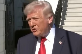 Trump míří do Pekingu. Amerika ustupuje sílící Číně