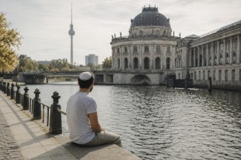 Německo láká Izraelce. Dějiny píší zvláštní obrat