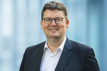 Brusel bije na poplach. Kvůli čínským solárům hrozí chaos