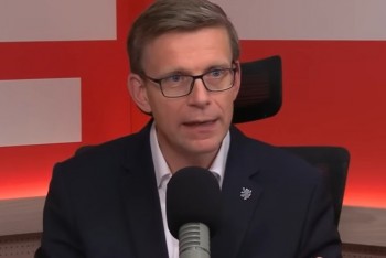 Spacáková revoluce je tu. Opozice chystá obstrukce kvůli poplatkům