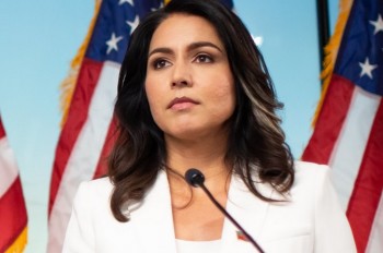 Tulsi Gabbardová končí. Trump ztrácí tvář své rozvědky